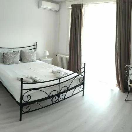 Апартаменты 51 - Bright, Spacious, Lux 1 Bedroom In The Center - Stari Grad *